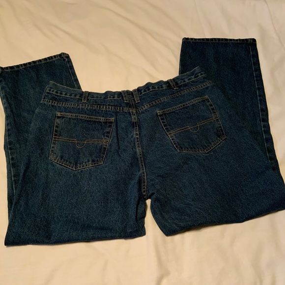 ROADRUNNER Straight Fit Blue Cotton Denim Jeans (40”W x 30.5”L) - Picture 2 of 12